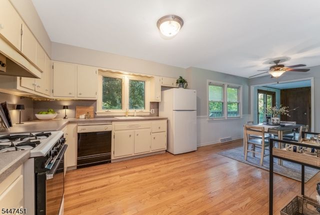 2 Glenway Dr, Raritan Twp., NJ 08822