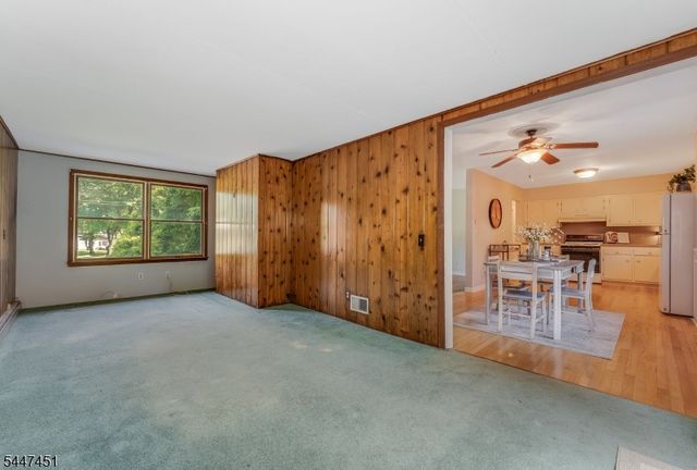 2 Glenway Dr, Raritan Twp., NJ 08822
