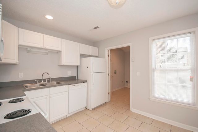 9 Anderson Avenue B, Charleston, SC 29412