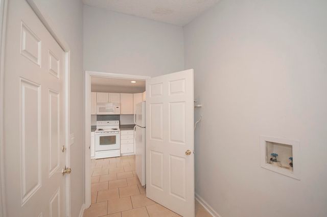 9 Anderson Avenue B, Charleston, SC 29412