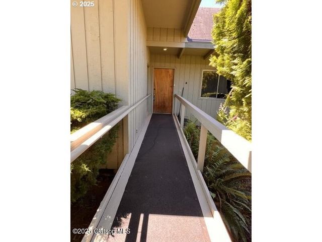92768 PEARSON Rd, Astoria, OR 97103