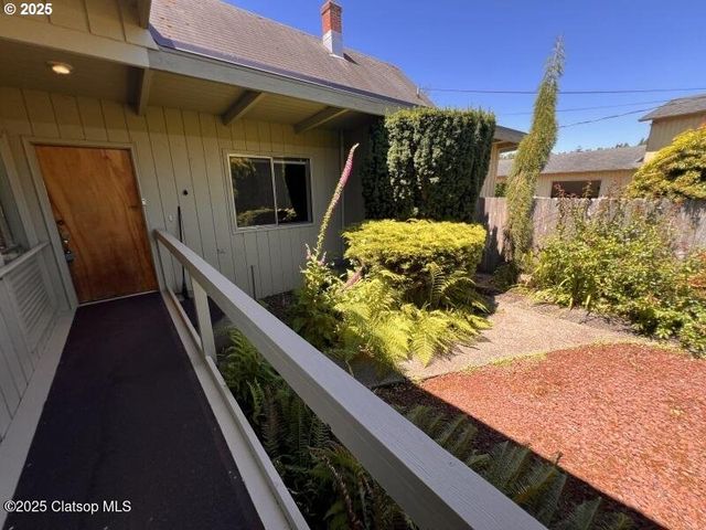 92768 PEARSON Rd, Astoria, OR 97103