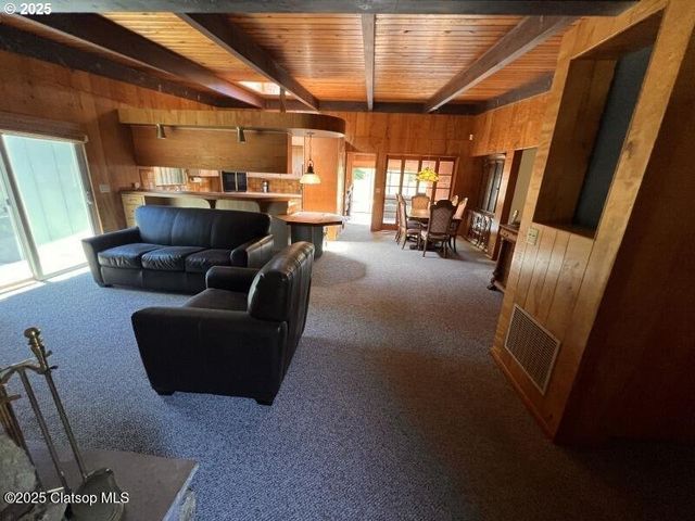 92768 PEARSON Rd, Astoria, OR 97103