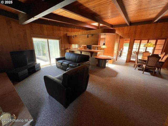 92768 PEARSON Rd, Astoria, OR 97103
