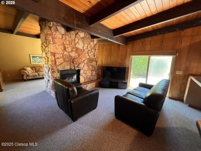 92768 PEARSON Rd, Astoria, OR 97103