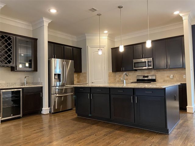 5226 Kiam Street 1010, Houston, TX 77007