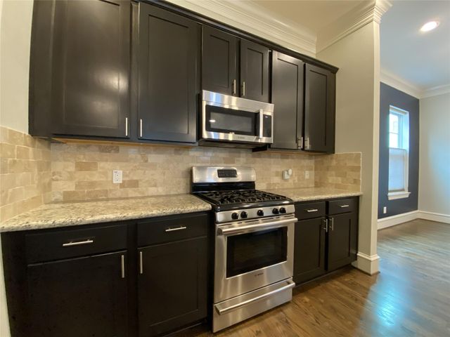 5226 Kiam Street 1010, Houston, TX 77007