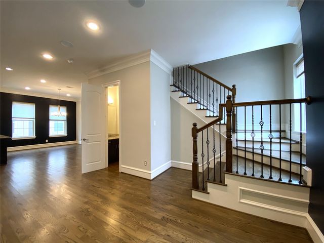 5226 Kiam Street 1010, Houston, TX 77007