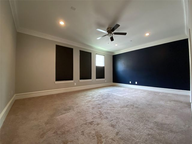 5226 Kiam Street 1010, Houston, TX 77007