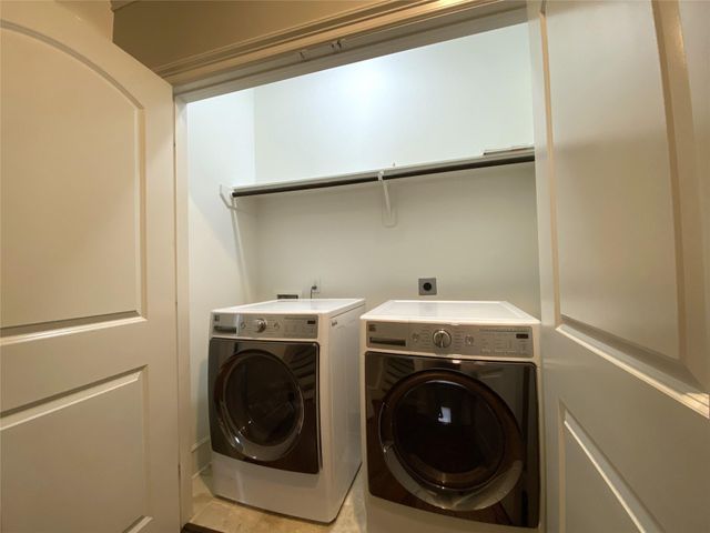 5226 Kiam Street 1010, Houston, TX 77007