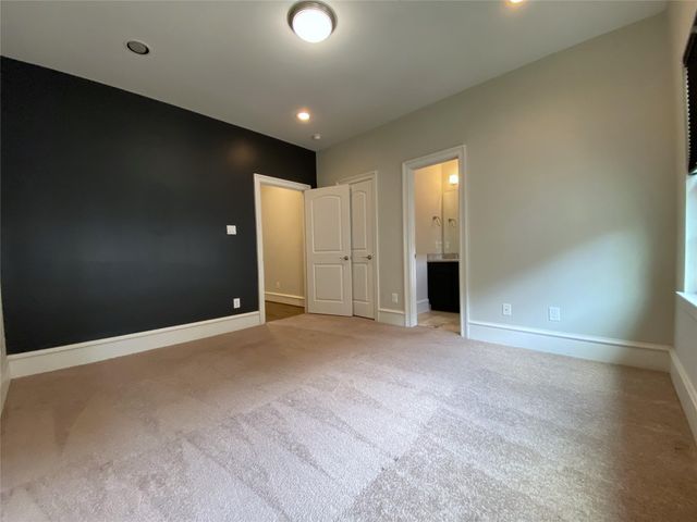 5226 Kiam Street 1010, Houston, TX 77007