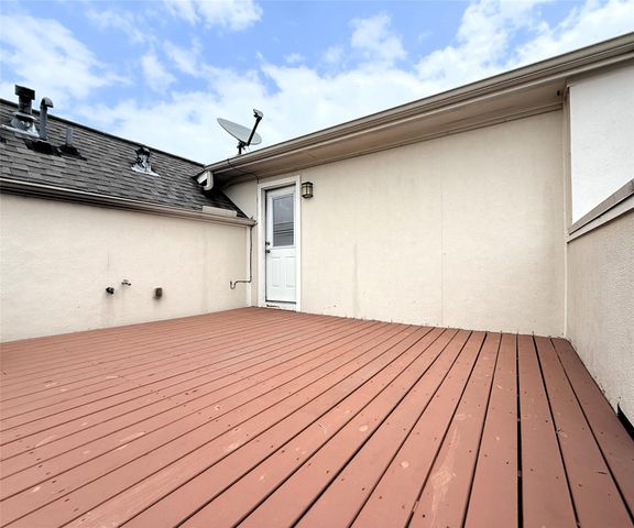 5226 Kiam Street 1010, Houston, TX 77007