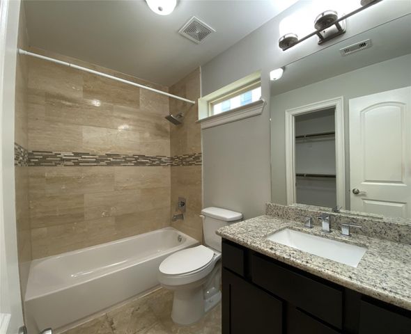 5226 Kiam Street 1010, Houston, TX 77007