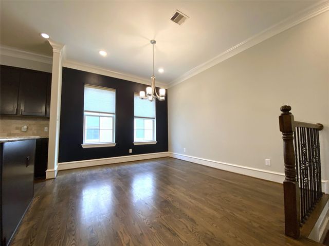 5226 Kiam Street 1010, Houston, TX 77007