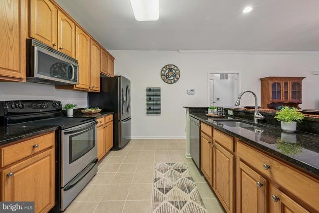 5 CHARLES CIR, Delanco, NJ 08075