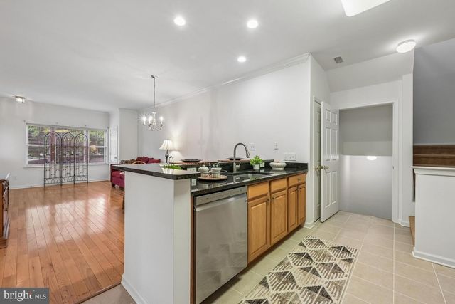 5 CHARLES CIR, Delanco, NJ 08075