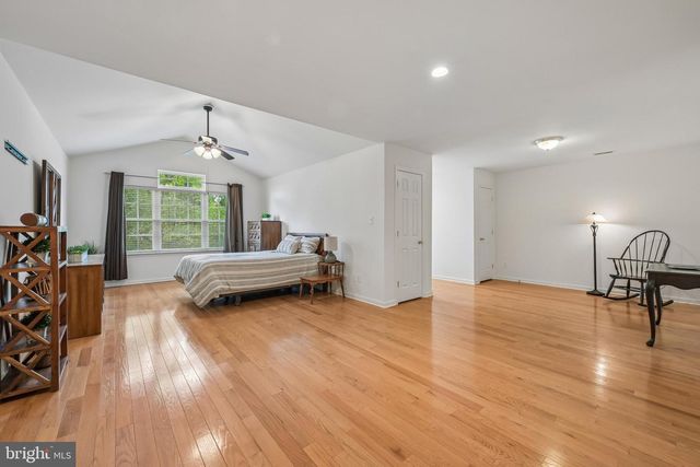 5 CHARLES CIR, Delanco, NJ 08075