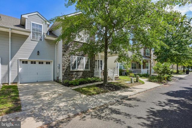 5 CHARLES CIR, Delanco, NJ 08075