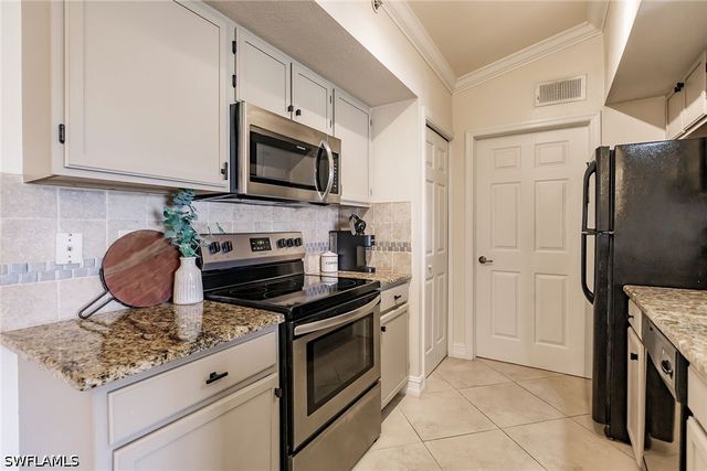4620 Saint Croix LN 934, Naples, FL 34109