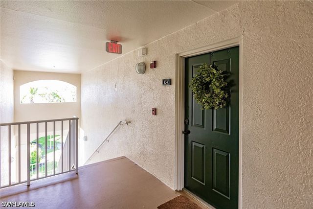 4620 Saint Croix LN 934, Naples, FL 34109