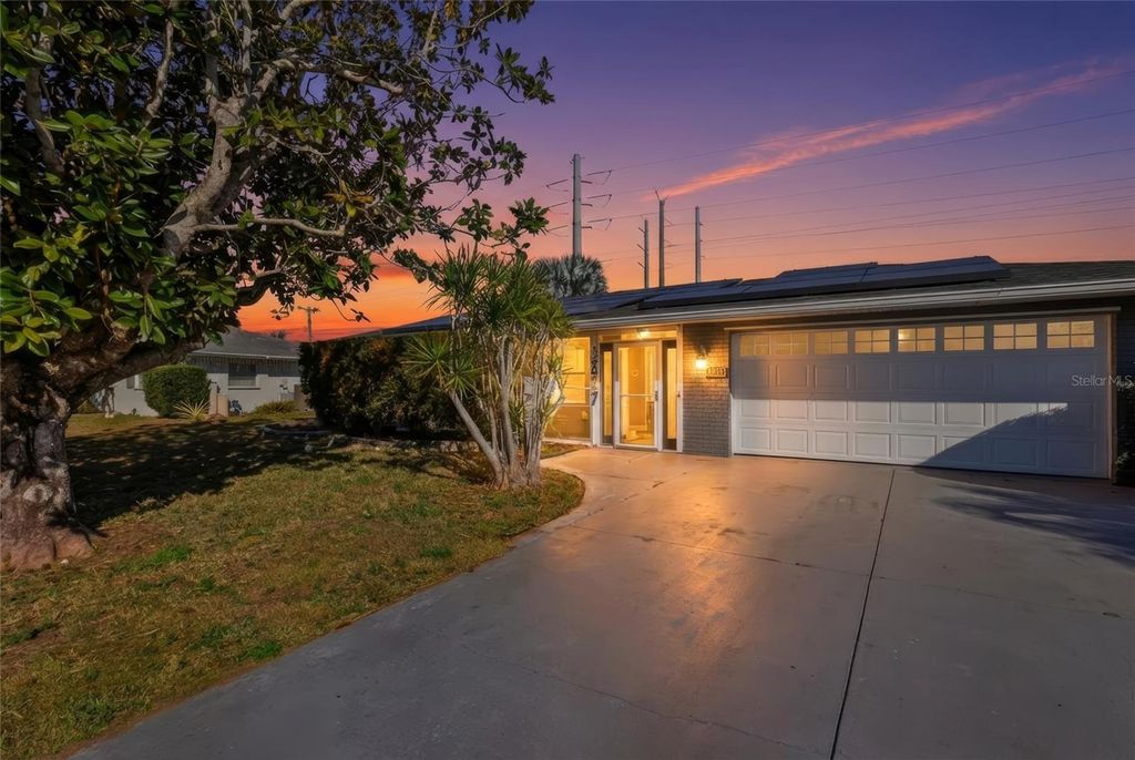 3827 SUGAR LANE, Sarasota, FL 34235