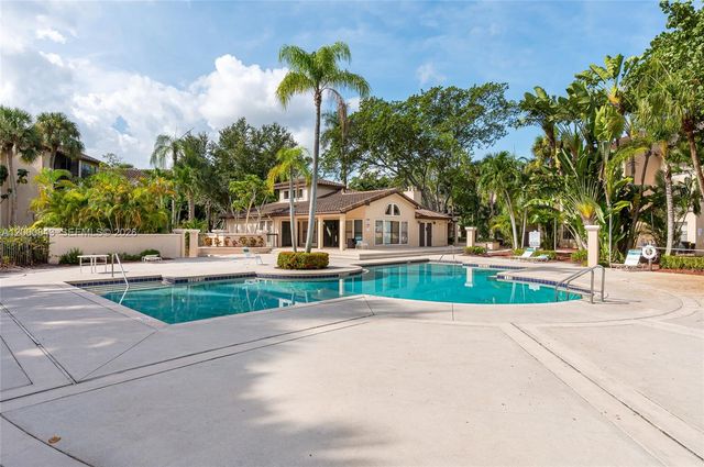 4581 W Mcnab Road 28, Pompano Beach, FL 33069