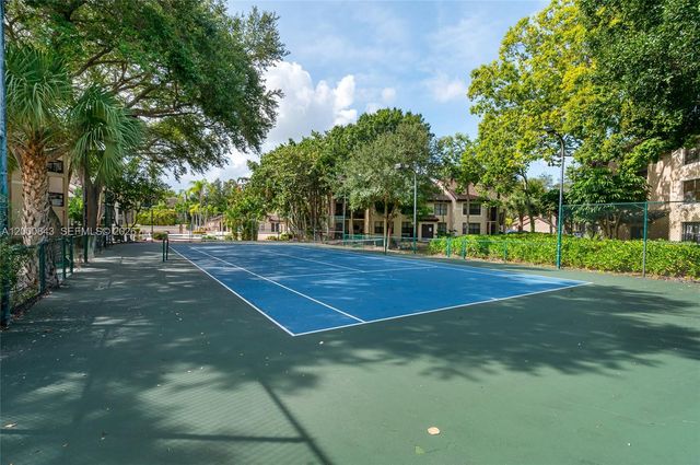 4581 W Mcnab Road 28, Pompano Beach, FL 33069