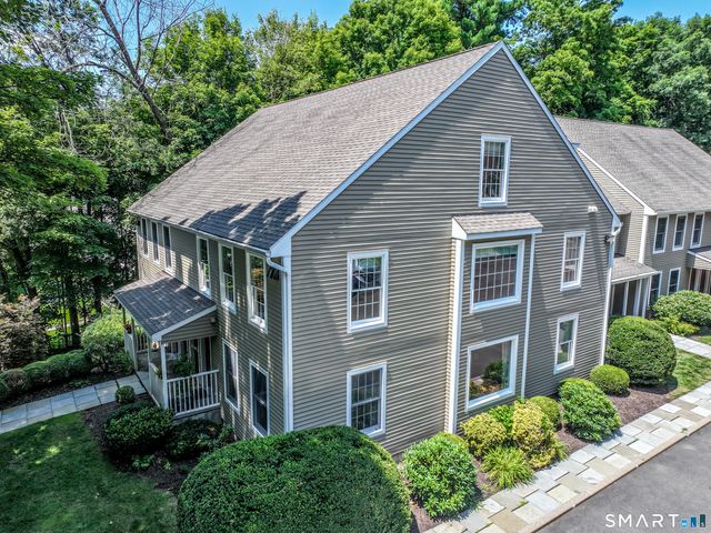 56 Portland Avenue 3, Redding, CT 06896