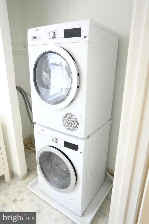 Image 17 of property listing at 29 E HENRIETTA ST, Baltimore, MD 21230