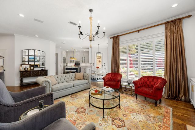 31 Lenox Hill Court, The Woodlands, TX 77382