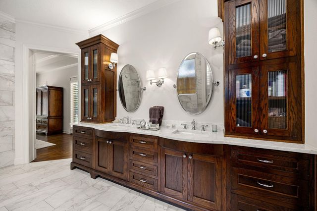 31 Lenox Hill Court, The Woodlands, TX 77382