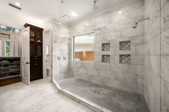 31 Lenox Hill Court, The Woodlands, TX 77382