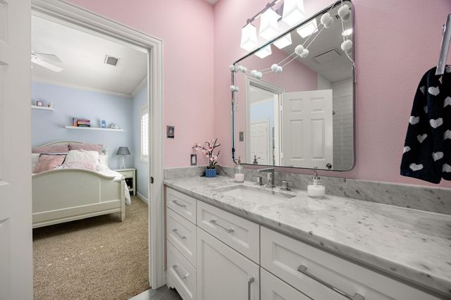 31 Lenox Hill Court, The Woodlands, TX 77382