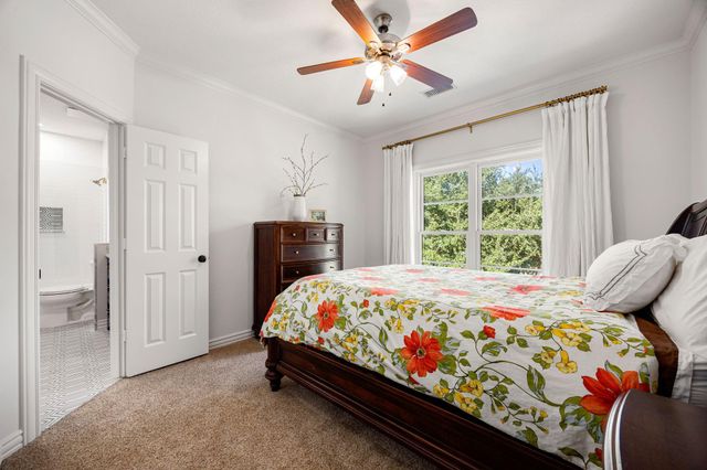 31 Lenox Hill Court, The Woodlands, TX 77382