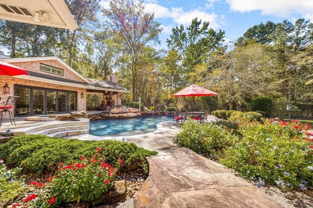 31 Lenox Hill Court, The Woodlands, TX 77382