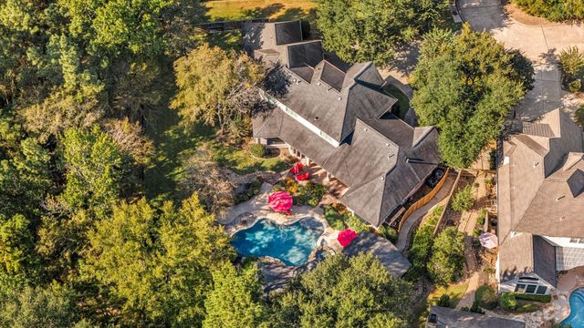 31 Lenox Hill Court, The Woodlands, TX 77382