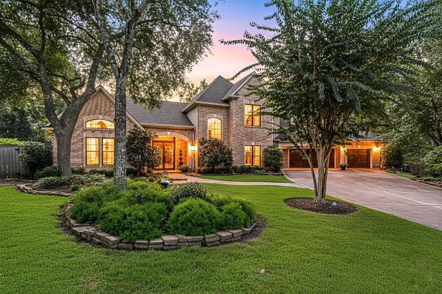 31 Lenox Hill Court, The Woodlands, TX 77382