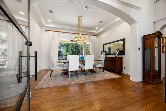 31 Lenox Hill Court, The Woodlands, TX 77382