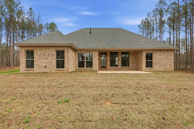 143 Ashwood Ln., Mendenhall, MS 39114