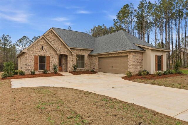 143 Ashwood Ln., Mendenhall, MS 39114