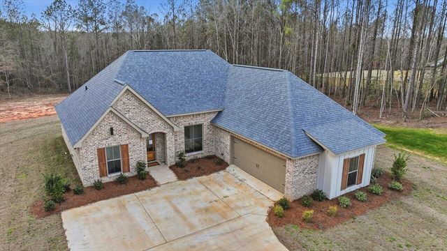 143 Ashwood Ln., Mendenhall, MS 39114