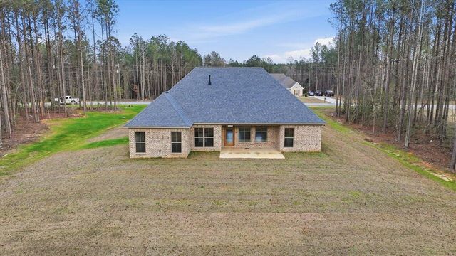 143 Ashwood Ln., Mendenhall, MS 39114