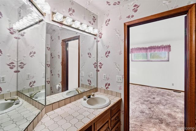 1448 Beaumont Court, Flushing, MI 48433