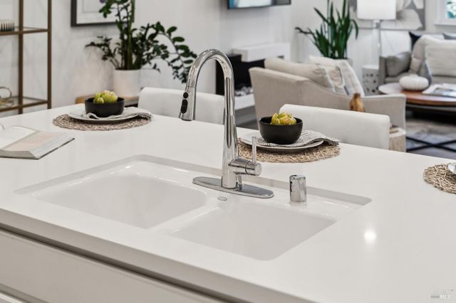 28 Lesina Way, Novato, CA 94945