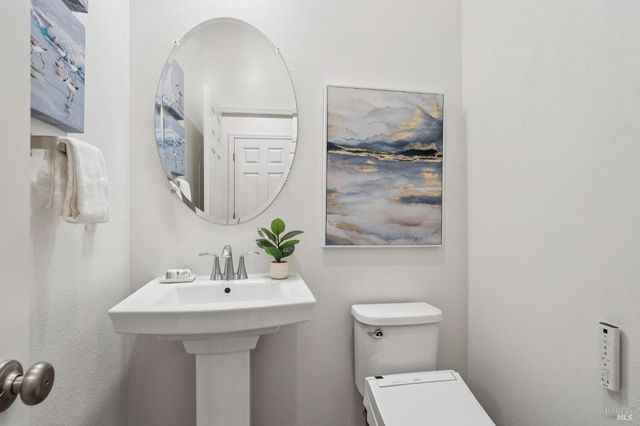 28 Lesina Way, Novato, CA 94945