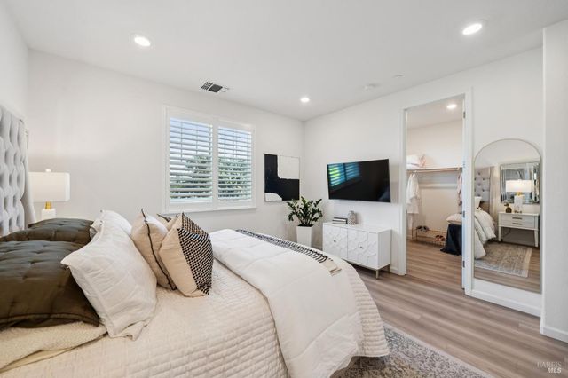 28 Lesina Way, Novato, CA 94945