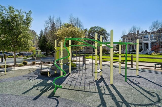 28 Lesina Way, Novato, CA 94945