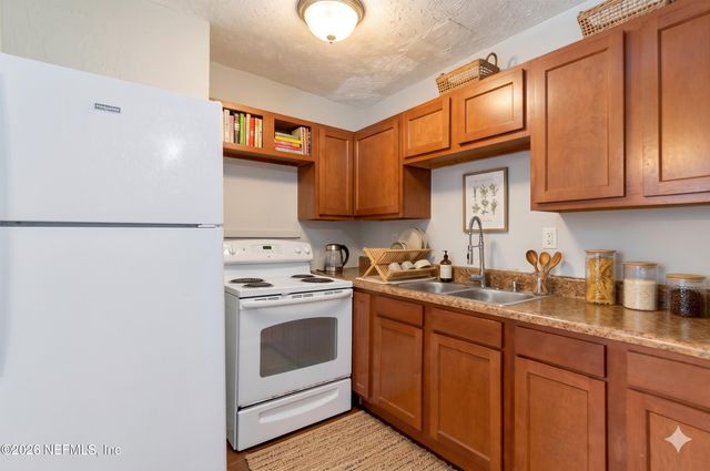 2862 WOODLAND Street, Jacksonville, FL 32209