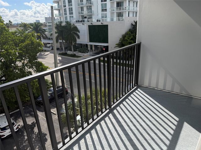 3000 Riomar Street 406, Fort Lauderdale, FL 33304