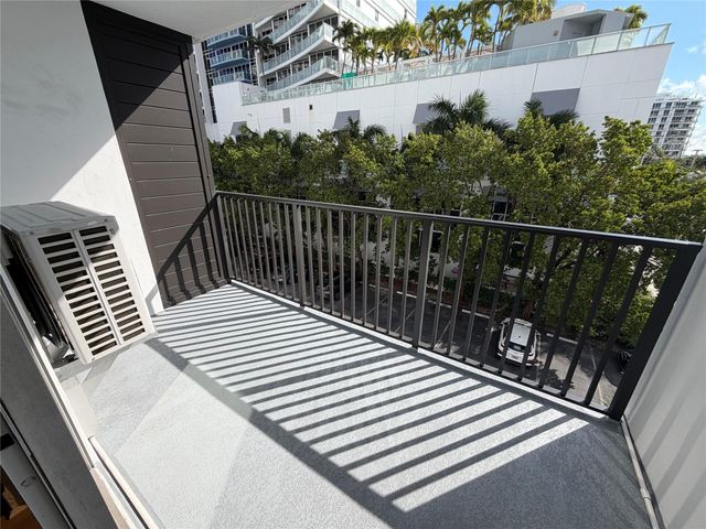 3000 Riomar Street 406, Fort Lauderdale, FL 33304